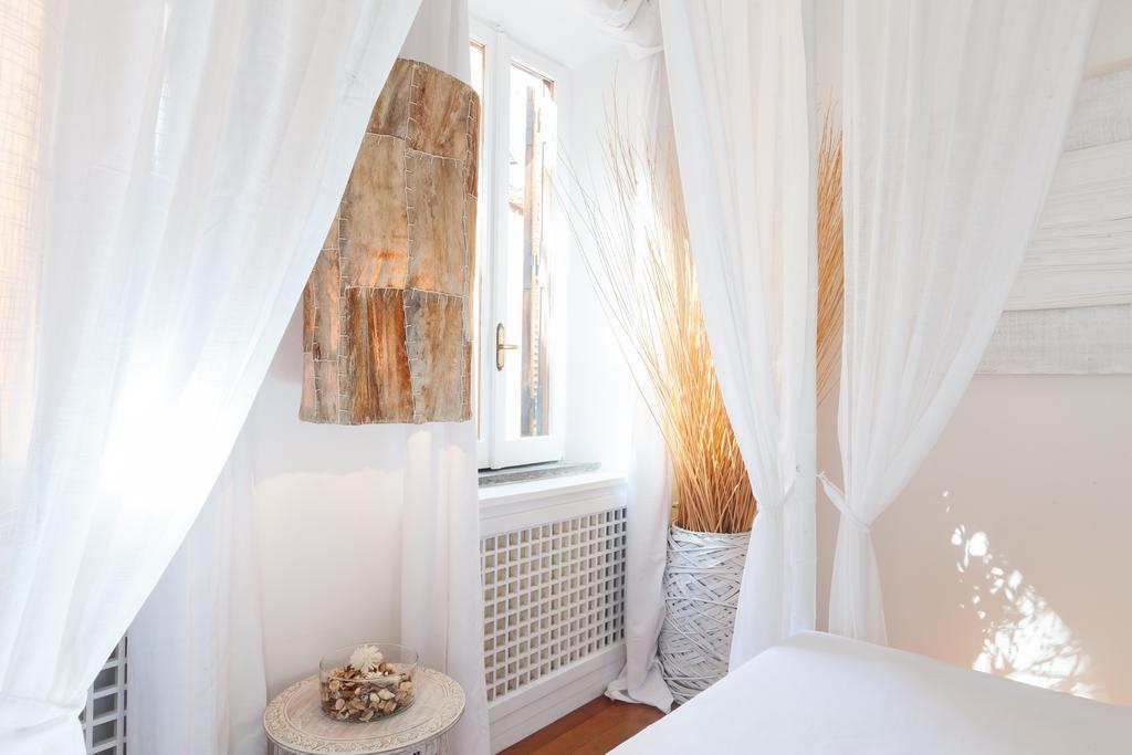 Апартаменти Honey Navona Deluxe Рим Номер фото